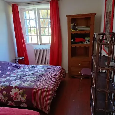 Maison Au Calme Sur Propriete De 40 Hectares Feriehus