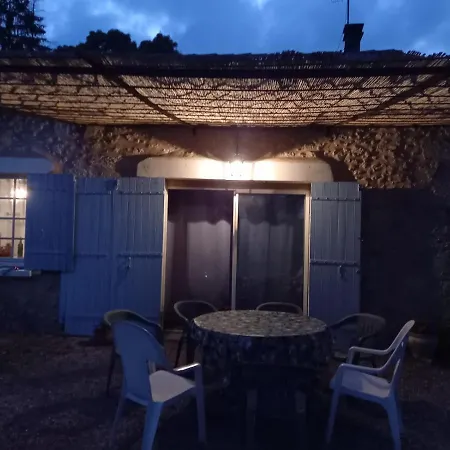Maison Au Calme Sur Propriete De 40 Hectares *