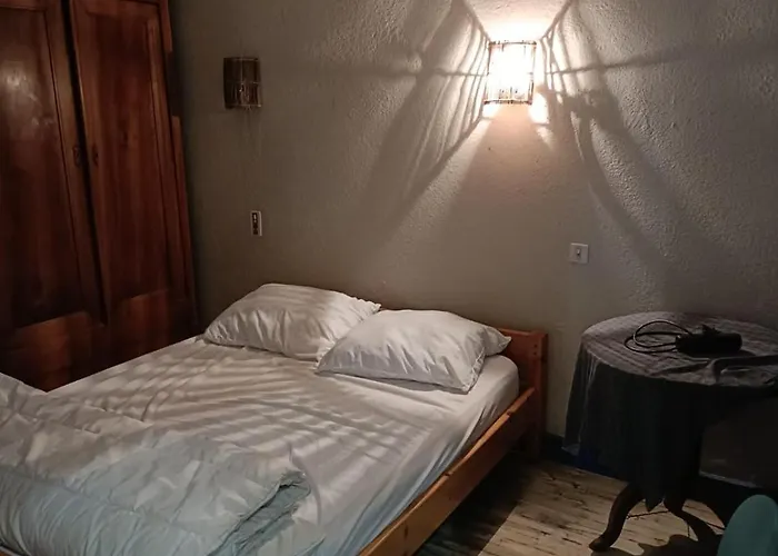 Maison Au Calme Sur Propriété De 40 Hectares *